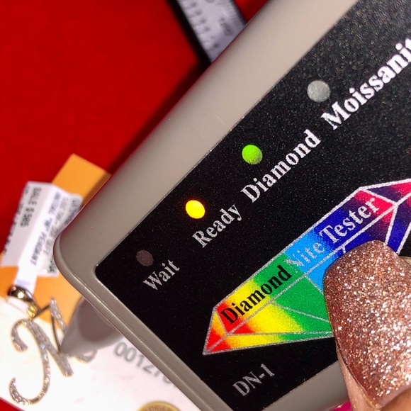 10k solid gold Real Genuine Diamond M initial pendant Not plated, FREE APPRAISAL - Picture 3 of 8